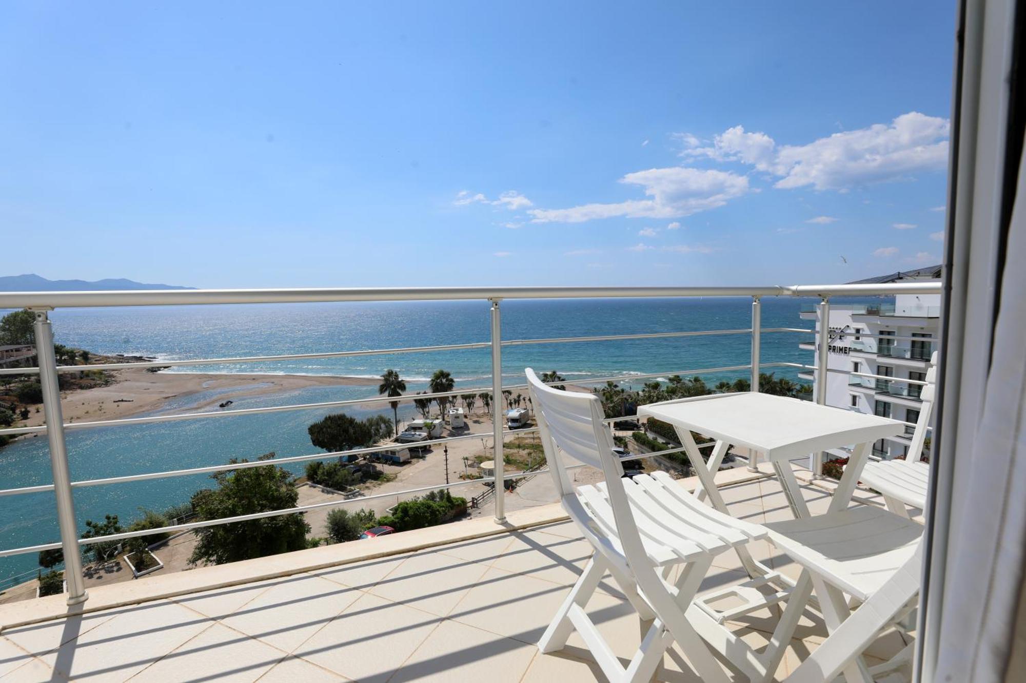 Blue Bay Apartments Sarandë Esterno foto