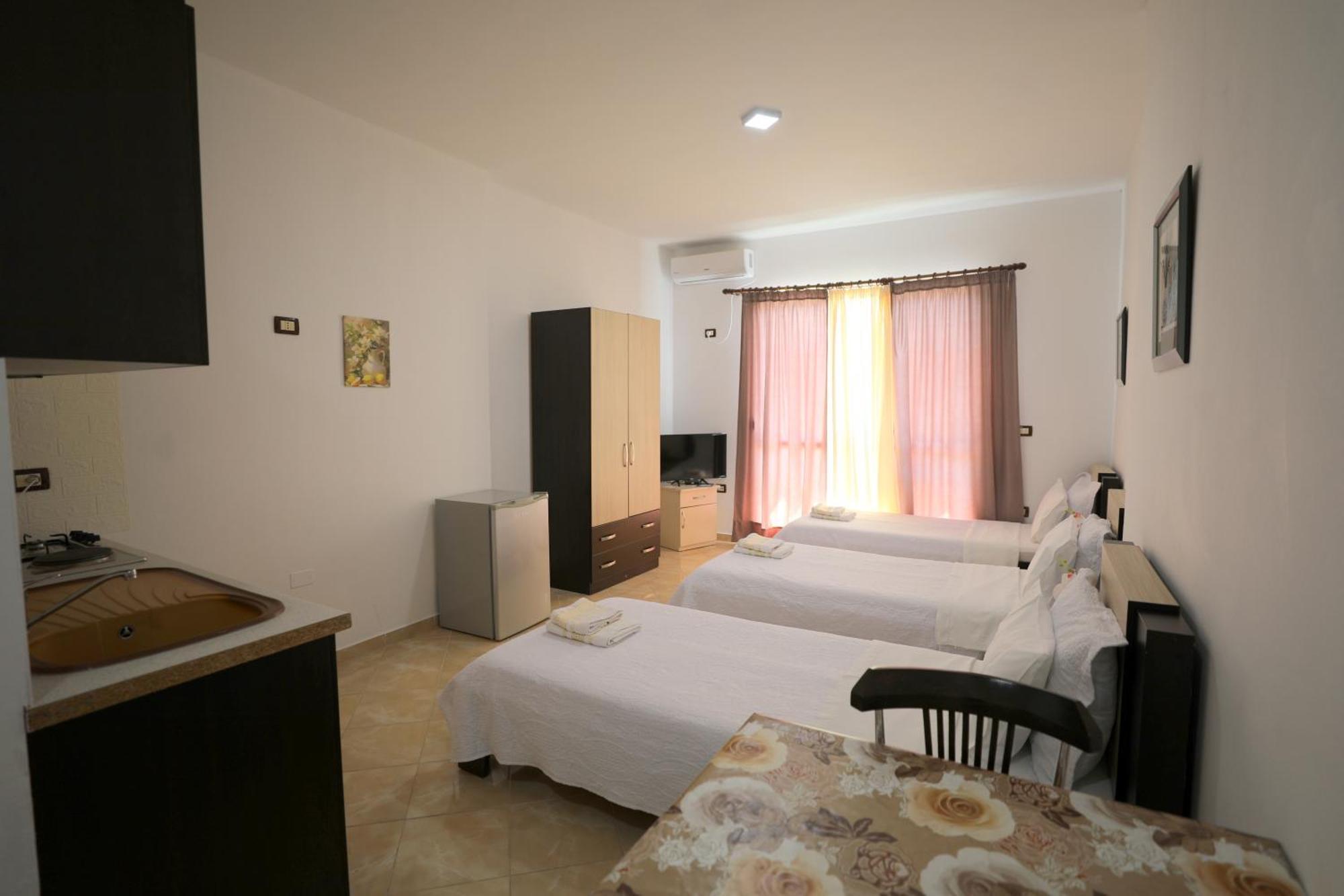 Blue Bay Apartments Sarandë Esterno foto