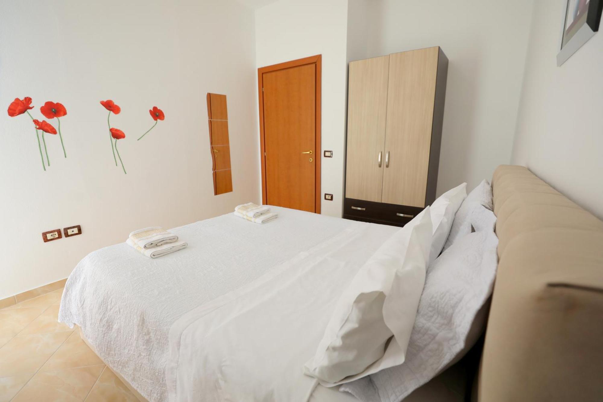 Blue Bay Apartments Sarandë Esterno foto